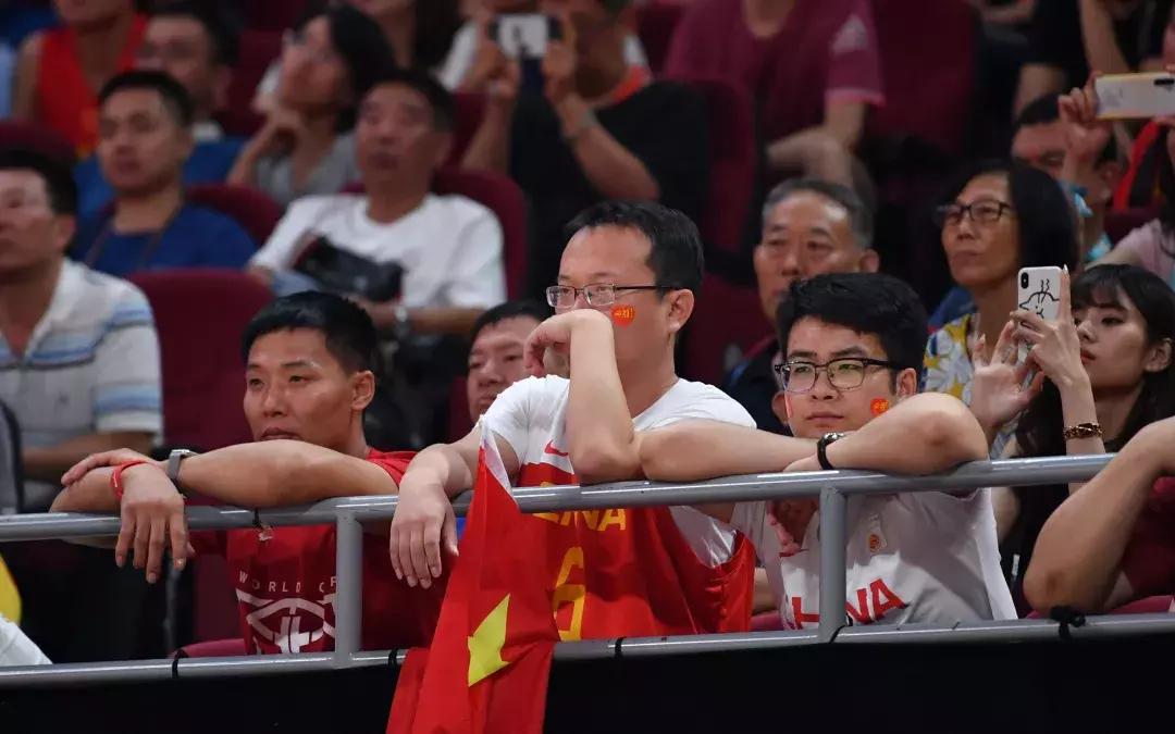 篮球规则半场_篮球比赛半场的规则_篮球分上下半场比赛的规则