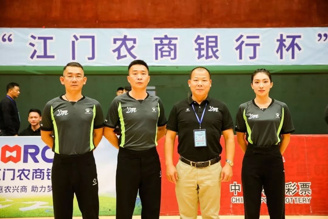 篮球赛拿冠军怎么炫耀自己_篮球拿冠军的心情说说_荣获篮球赛冠军